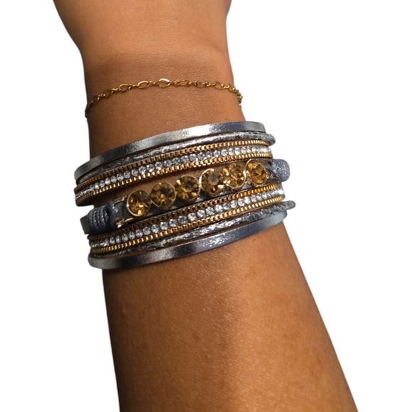 Rhinestone Grey Faux Leather Multi-layered Magnetic Bracelet - Picture 2 of 2